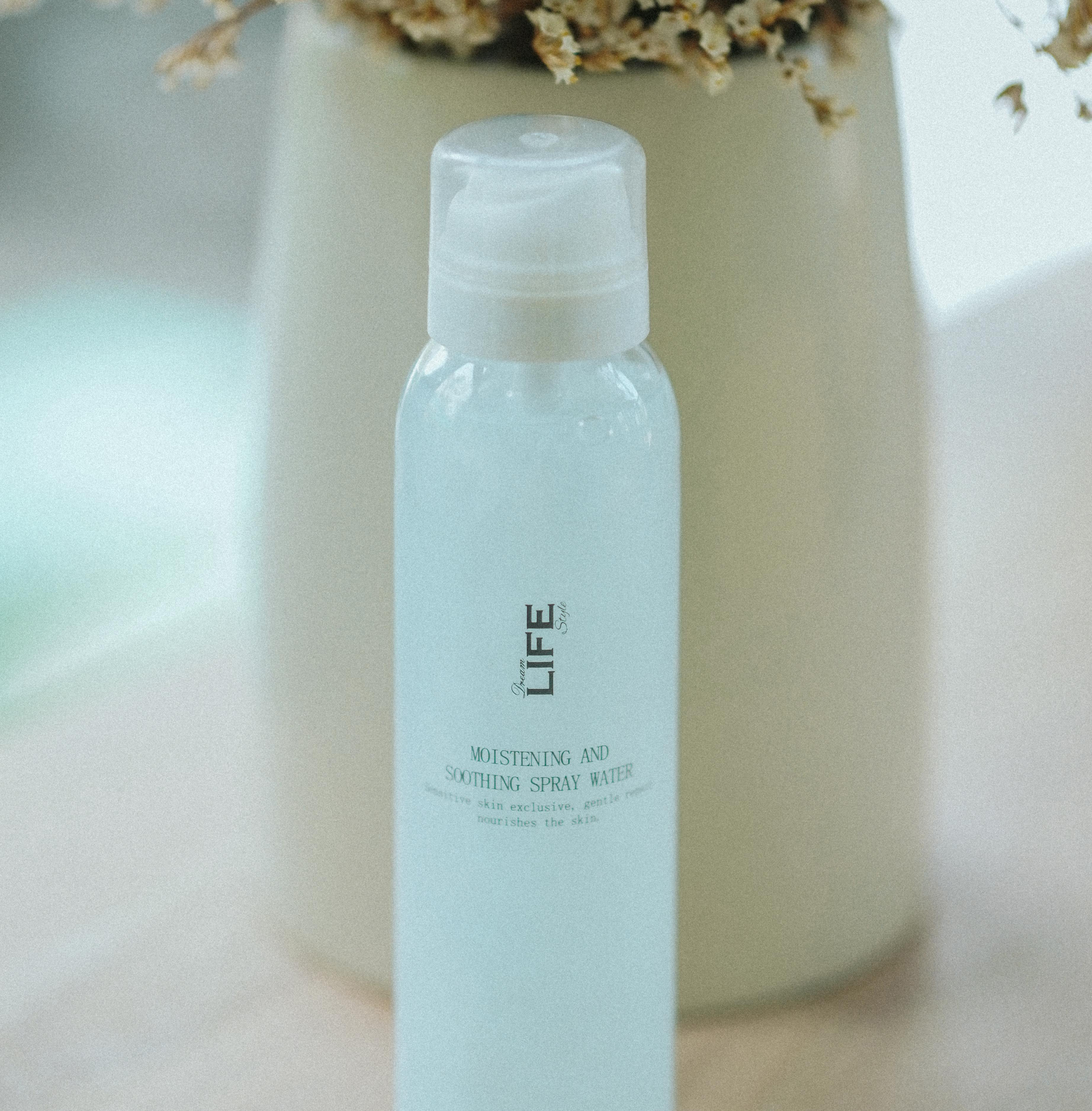 Life Moistening And Soothing Spray Water