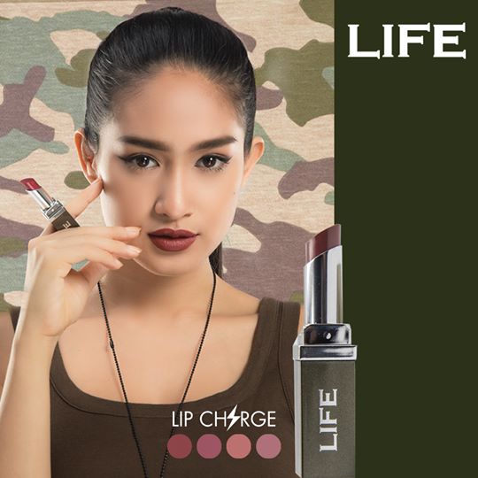 Lip Charge lipstick 02